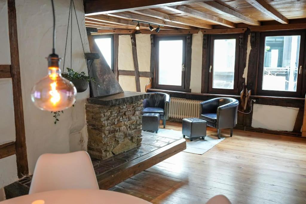 Charmante Fachwerk Wohnung Mit Terrasse In Der Altstadt Koblenz  Exterior foto
